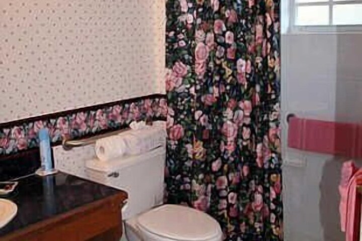 Room 48 of 84