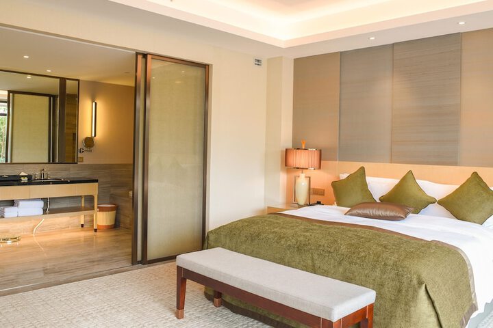 Room 5 of 264
