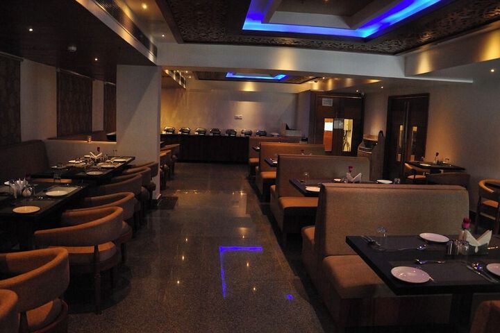 Dining 33 of 47