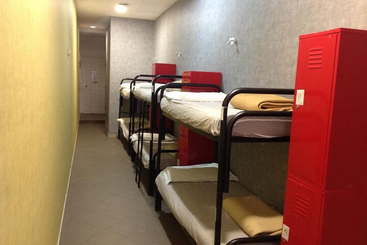 Room 30 of 51
