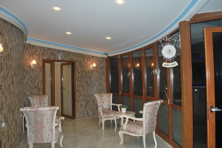 Hotel Interior 4 of 38