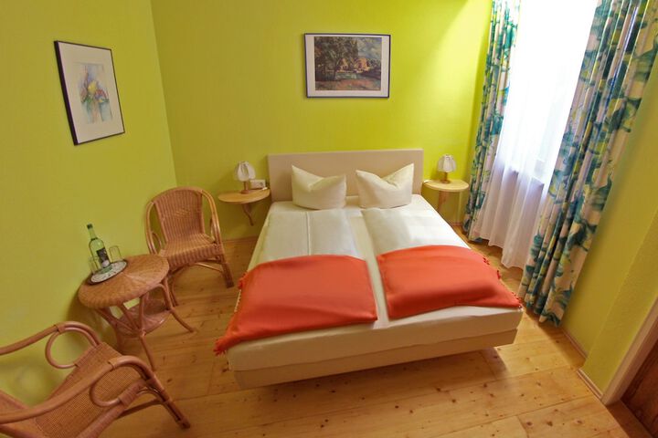 Room 20 of 38