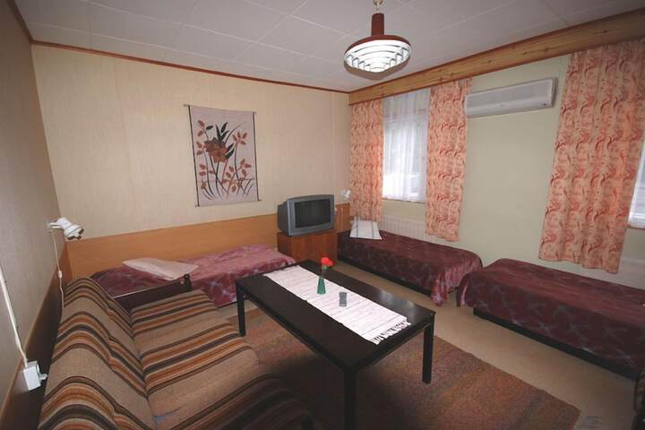 Room 15 of 28