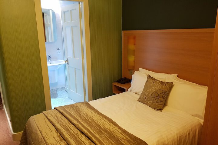 Room 2 of 46