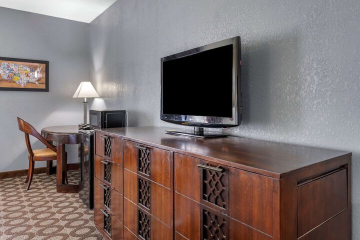 Standard | King Bed (12 of 13)