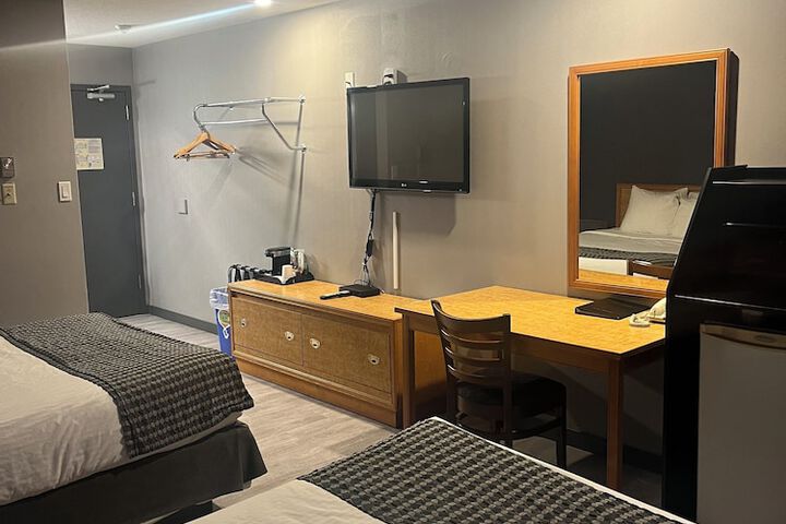 Room 17 of 56