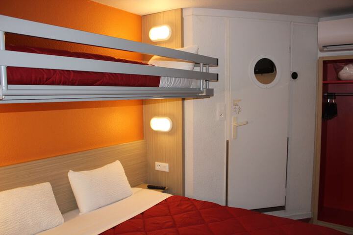 Room 15 of 39