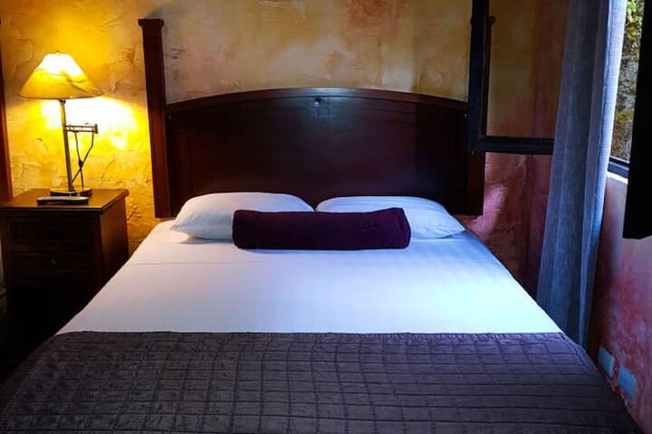 Room 11 of 37