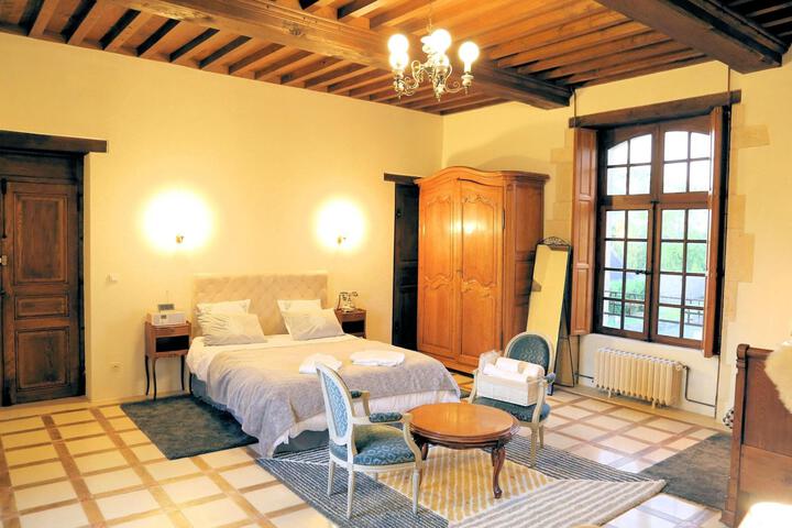 Room 26 of 239