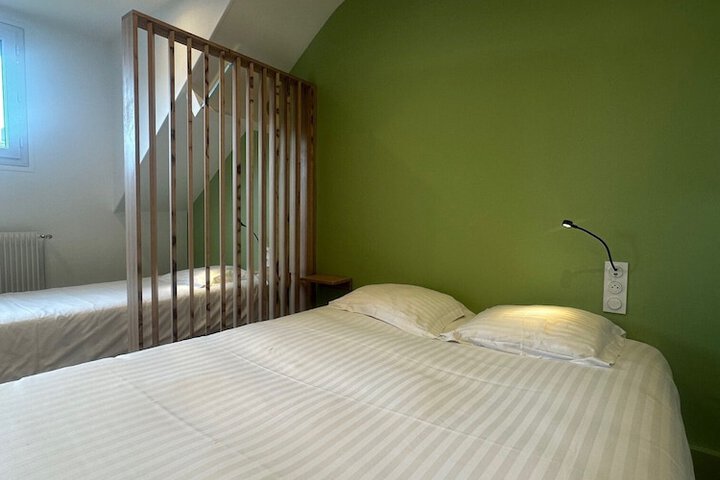 Room 10 of 24