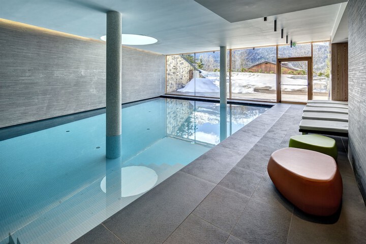 Pool 32 of 49