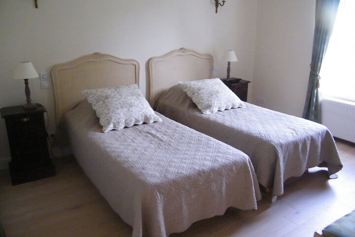 Room 11 of 60
