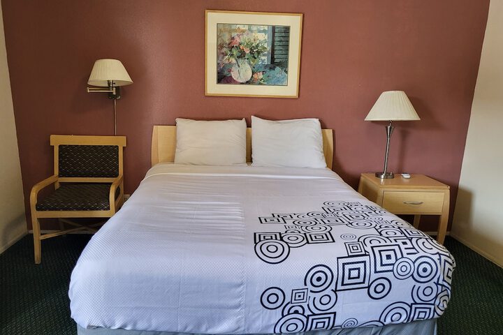 Room 2 of 31