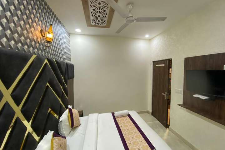 Room 18 of 46