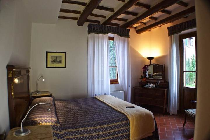 Room 6 of 112