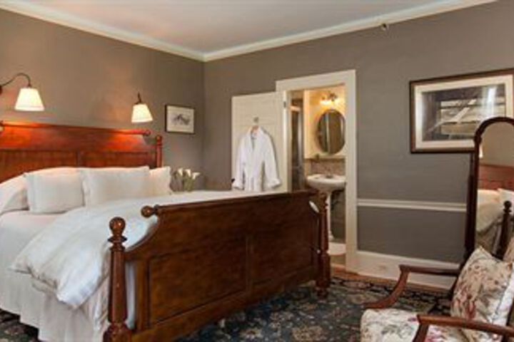 Room 9 of 35
