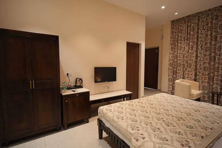Room 8 of 89