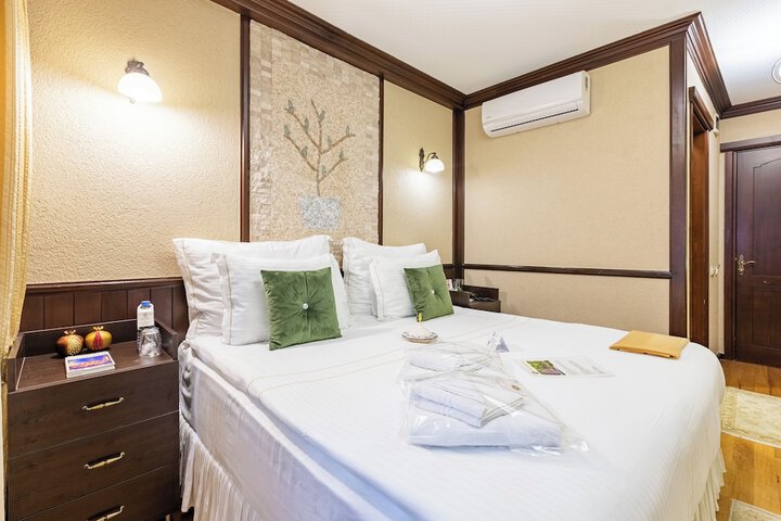 Room 46 of 111