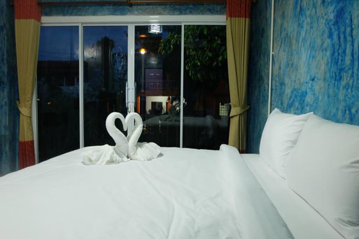 Room 6 of 56