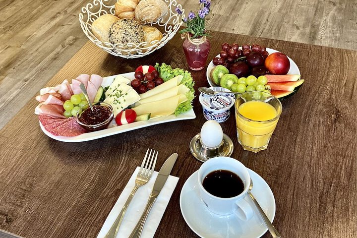 Breakfast/Coffee Service 35 of 37