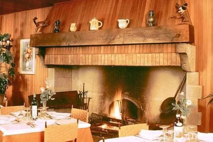 Dining 13 of 35