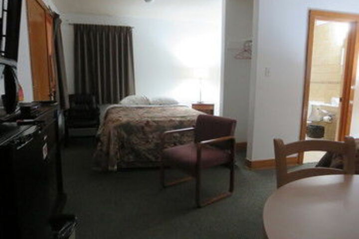 Room 13 of 16
