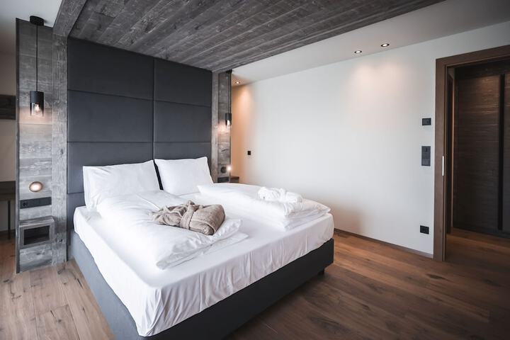 Room 17 of 105