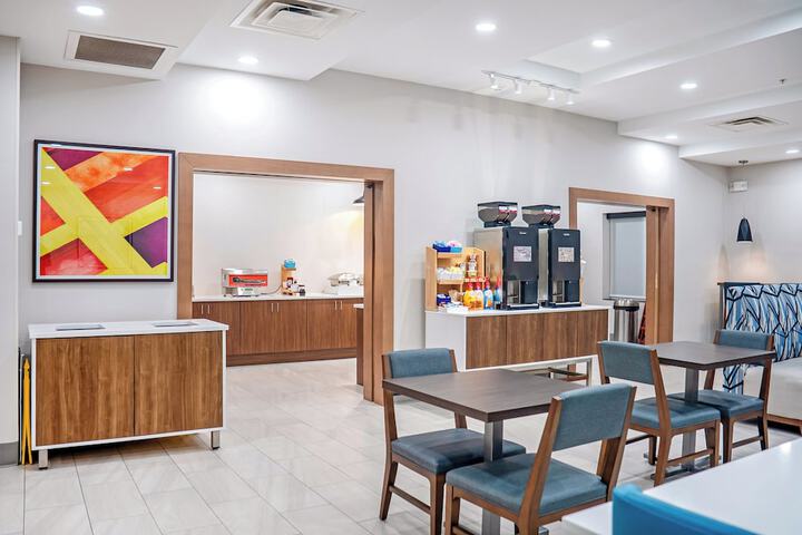 Breakfast/Coffee Service 37 of 45