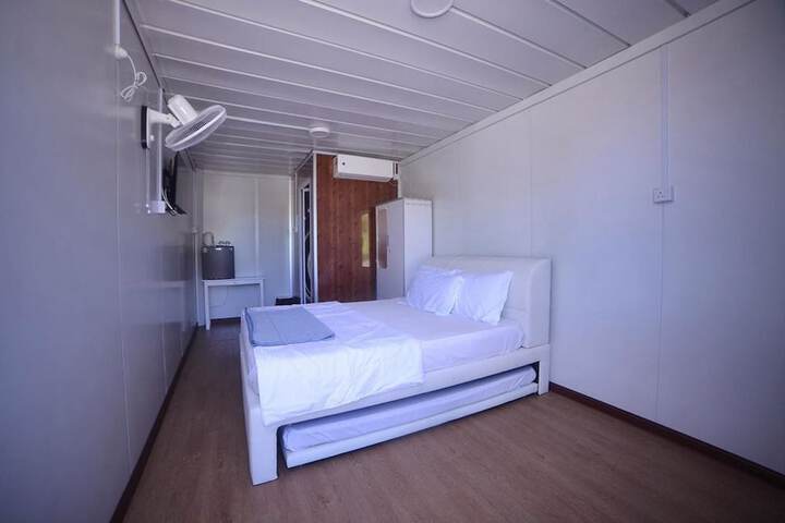 Room 6 of 31