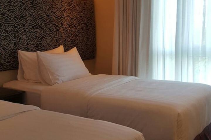 Room 3 of 40