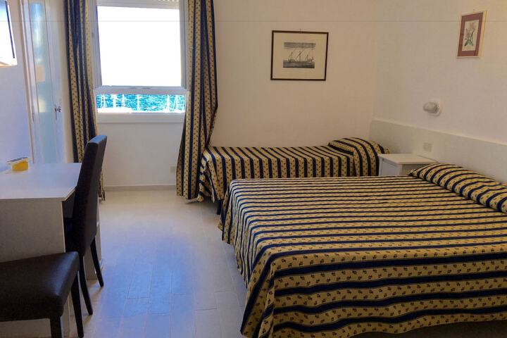 Room 4 of 51