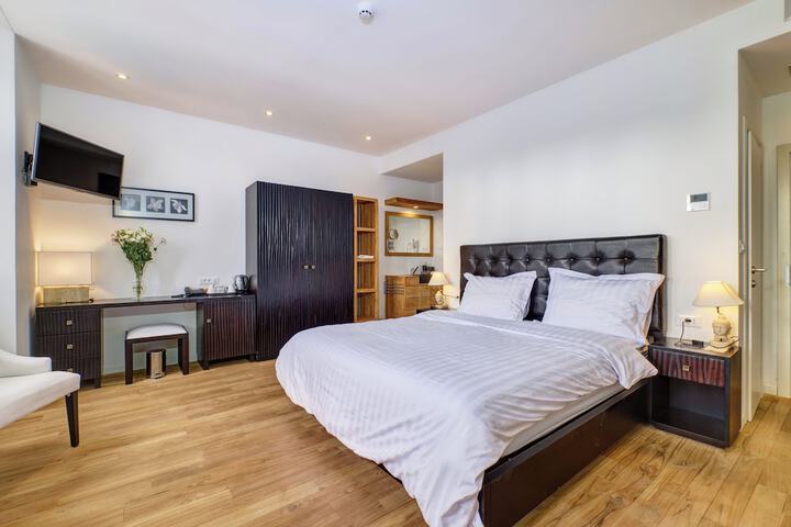 Room 3 of 15