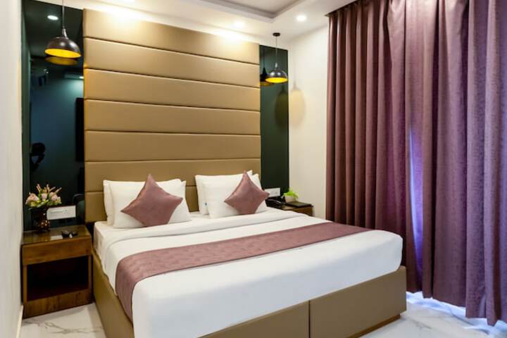 Room 12 of 24