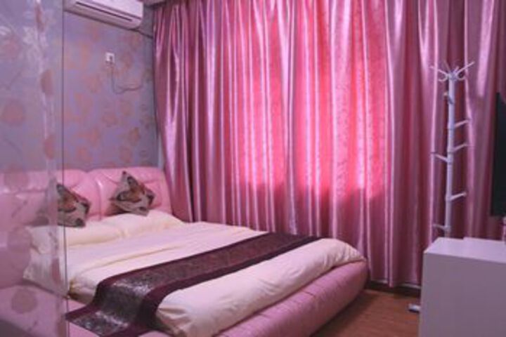 Room 11 of 25