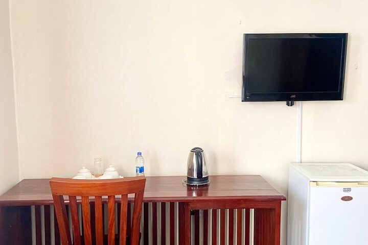 Room 10 of 27