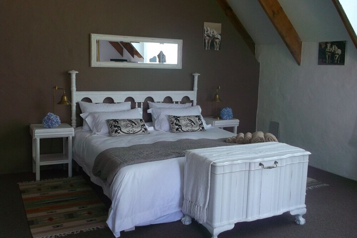 Room 4 of 137