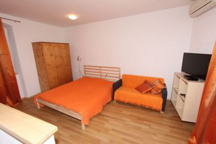 Room 17 of 42