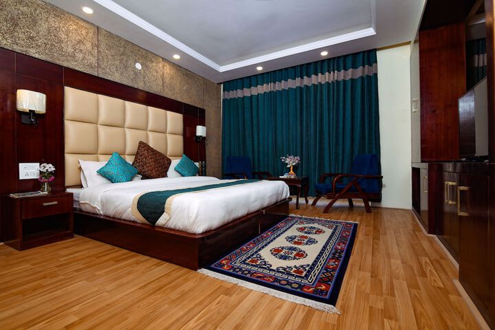 Room 2 of 25