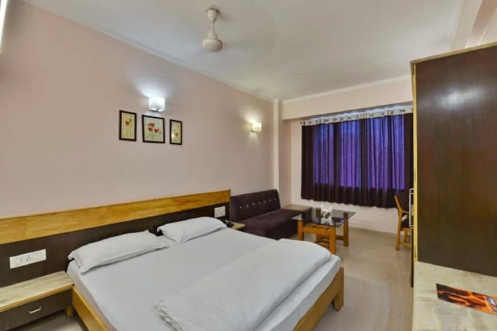 Room 3 of 47