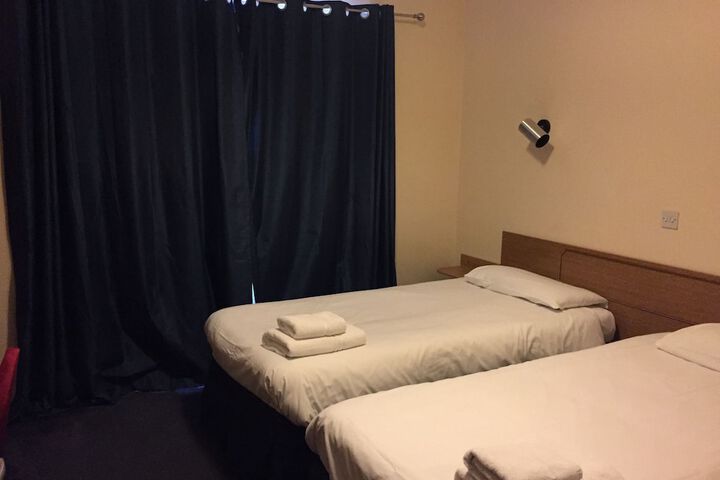 Room 4 of 35