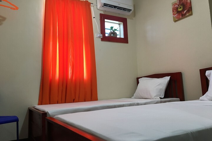 Room 16 of 32