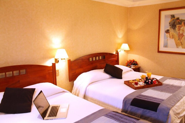 Room 7 of 11