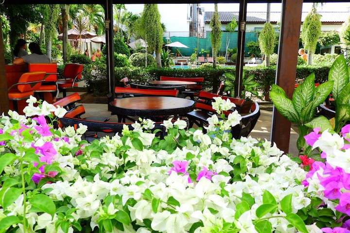 Hotel Exterior 69 of 71