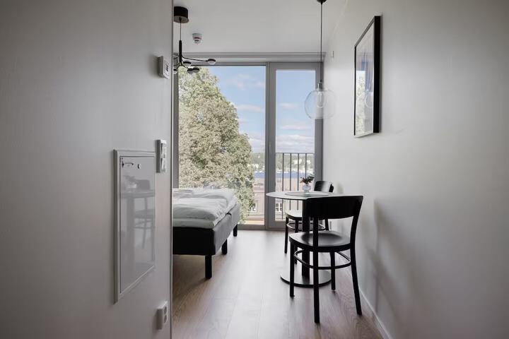 Room 43 of 162