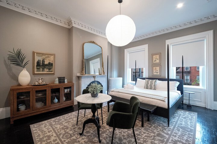 Room 16 of 100