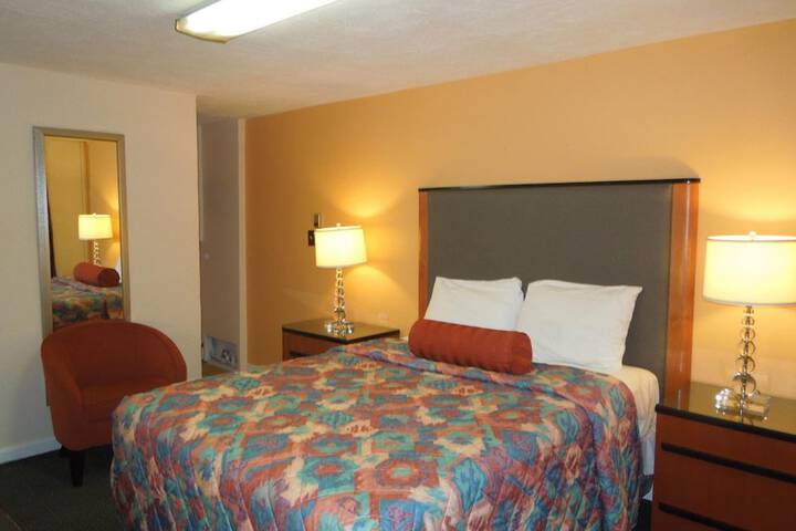 Room 32 of 49