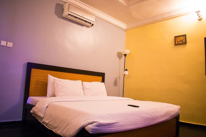Room 6 of 68