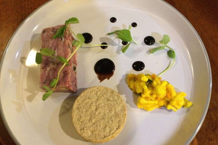 Dining 33 of 47