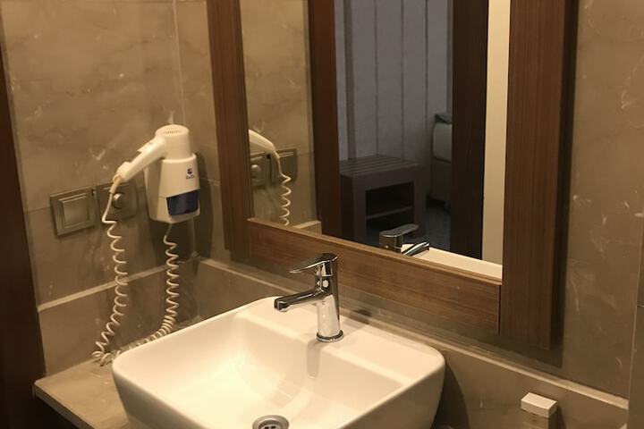Room 14 of 21