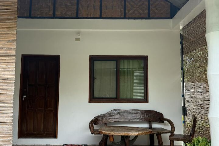 Room 8 of 28